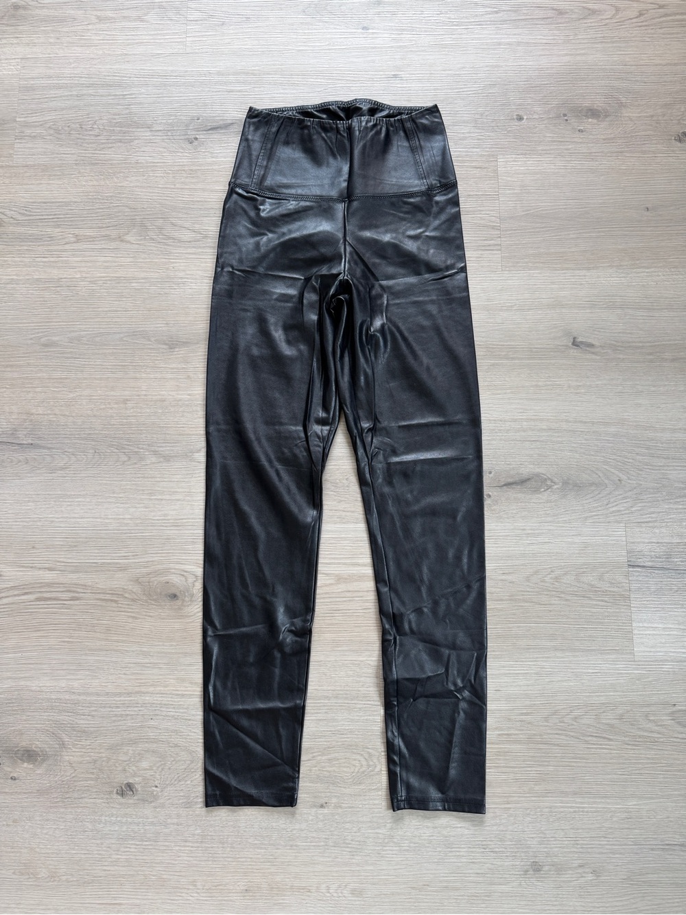 Aritzia Wilfred Free Daria Black Vegan Leather Leggings Women’s Size Medium